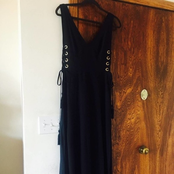 Finders Keepers Amos Dress - Picture 5 of 7